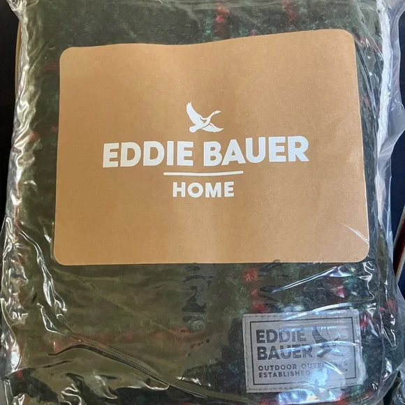 Eddie Bauer Tarrytown Plaid Throw - Picture 1 of 3